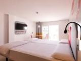 Double room with partial sea view
