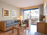 Standard Family room with garden view