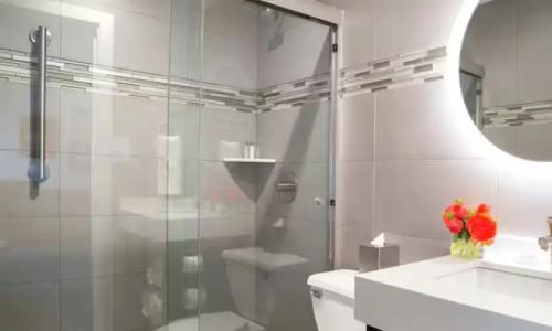 Martinique New York on Broadway, Curio Collection by Hilton - 32