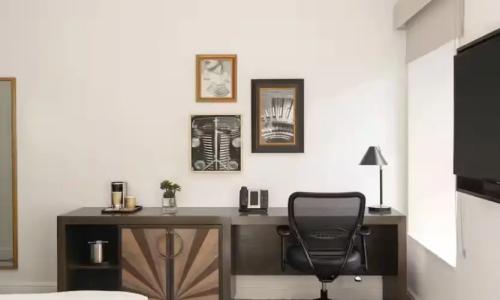 Martinique New York on Broadway, Curio Collection by Hilton - 43