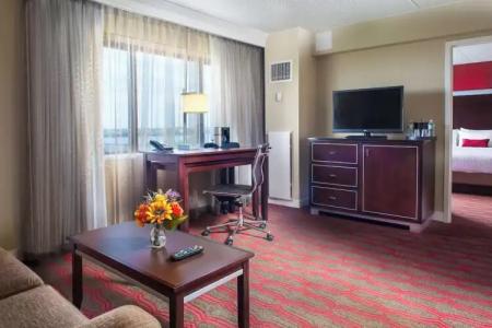 LaGuardia Plaza - 41