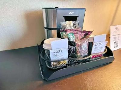 LaGuardia Plaza - 33