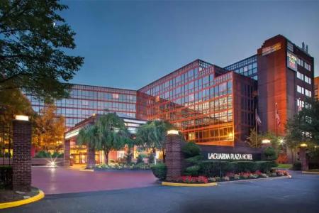 LaGuardia Plaza - 18