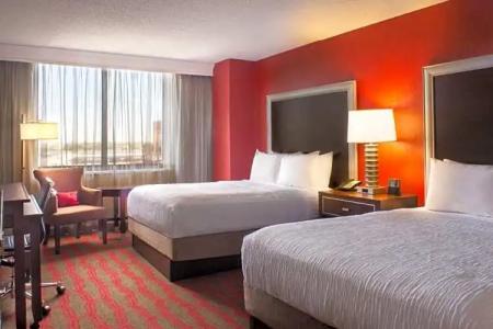 LaGuardia Plaza - 35