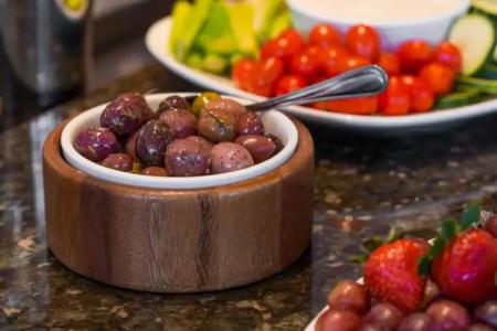 Giraffe by Library Collection - 12