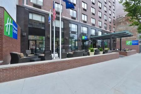 Holiday Inn Express Manhattan Midtown West, an IHG