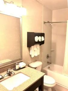 The at Fifth Avenue - 9