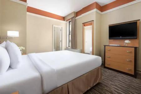 The at Fifth Avenue - 2