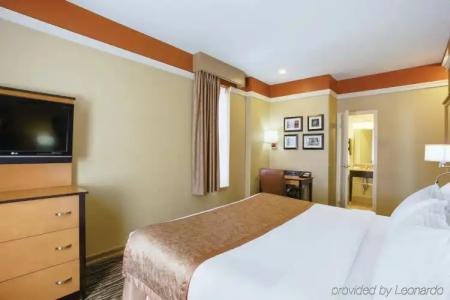 The at Fifth Avenue - 32