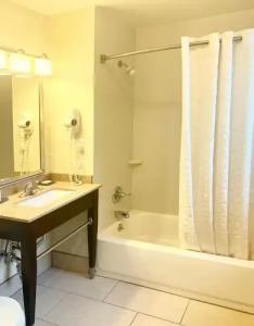 The at Fifth Avenue - 37