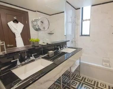 Iroquois New York Times Square - 86