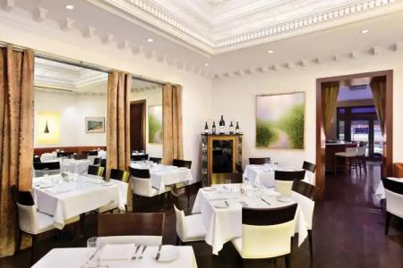 Iroquois New York Times Square - 16