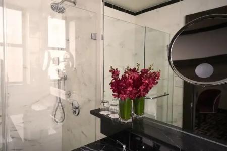 Iroquois New York Times Square - 9