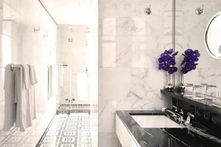 Iroquois New York Times Square - 7