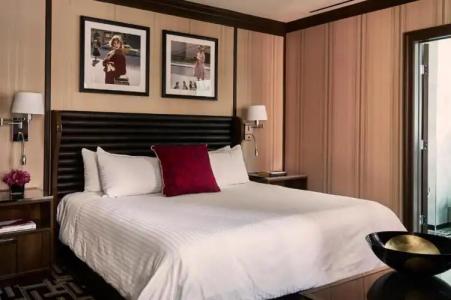 Iroquois New York Times Square - 50