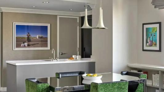 Loews Regency New York - 180