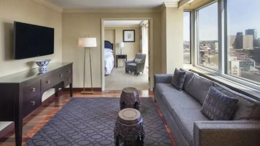 Sheraton LaGuardia East - 6