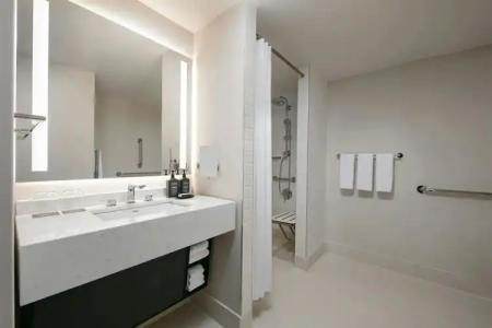 Sheraton LaGuardia East - 37