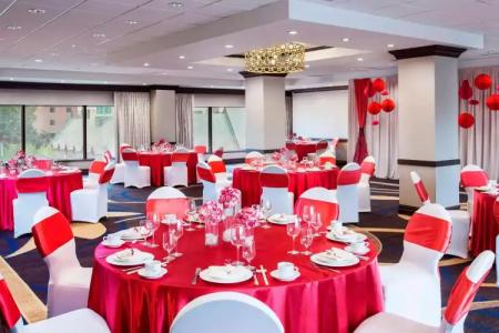 Sheraton LaGuardia East - 48