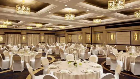 Sheraton LaGuardia East - 11