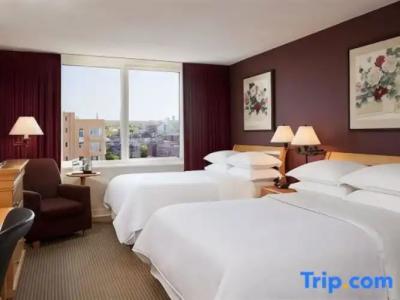 Sheraton LaGuardia East - 59