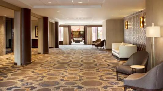 Sheraton LaGuardia East - 8