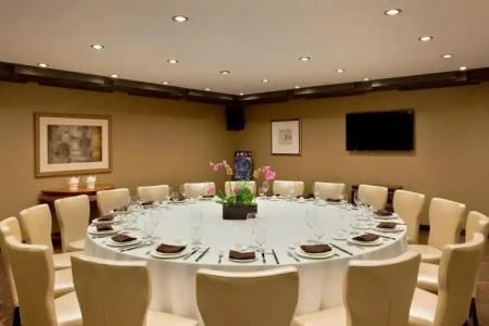 Sheraton LaGuardia East - 43