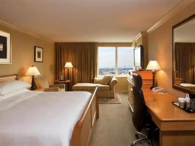 Sheraton LaGuardia East - 27