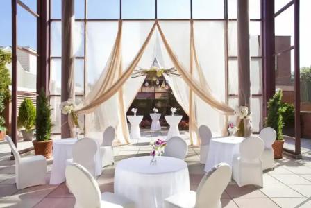 Sheraton LaGuardia East - 15