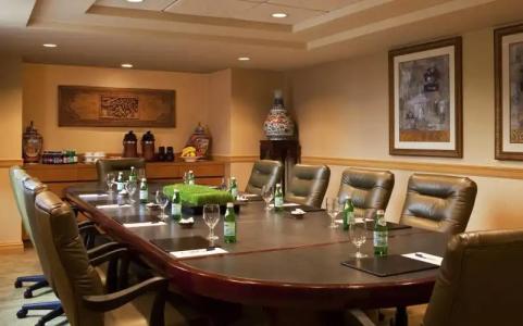 Sheraton LaGuardia East - 10