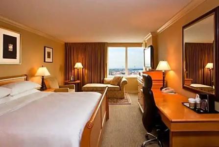 Sheraton LaGuardia East - 29