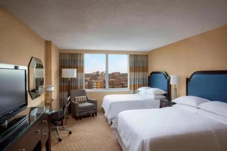 Sheraton LaGuardia East - 32