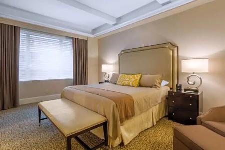 Omni Berkshire Place - 73