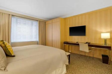 Omni Berkshire Place - 36