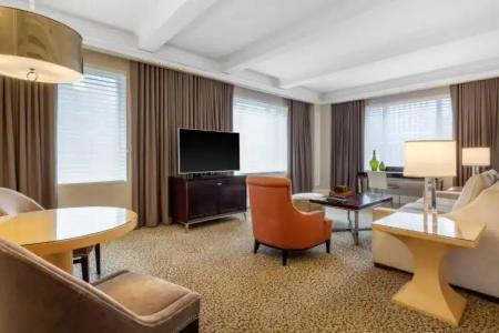 Omni Berkshire Place - 92