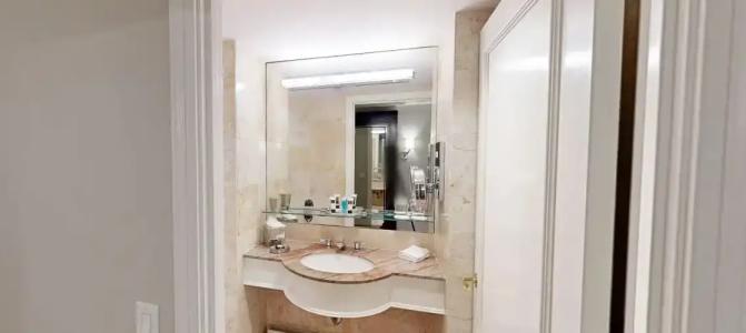 Omni Berkshire Place - 106