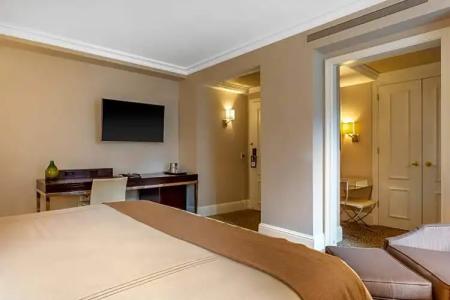 Omni Berkshire Place - 70