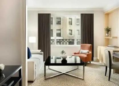 Omni Berkshire Place - 57