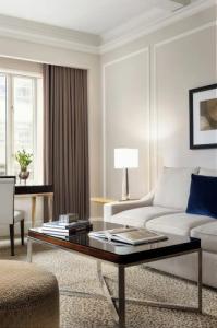 Omni Berkshire Place - 83