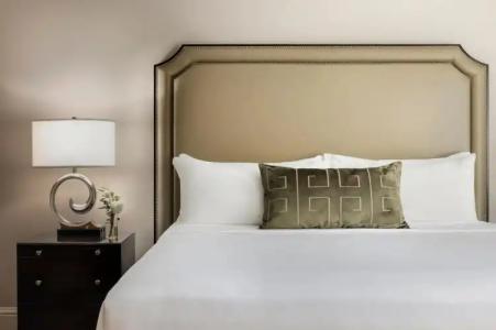 Omni Berkshire Place - 38