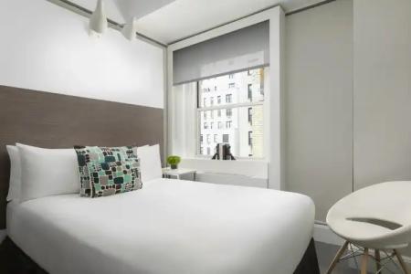 Paramount Times Square - 2