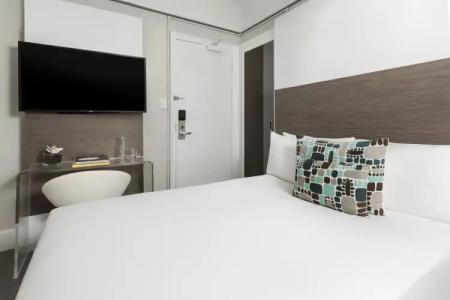 Paramount Times Square - 52