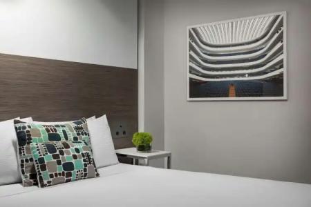 Paramount Times Square - 65