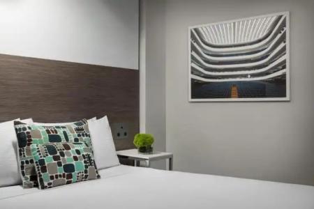 Paramount Times Square - 60