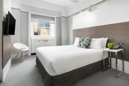 Paramount Times Square - 42