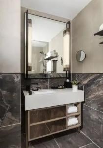 Thompson Central Park - New York - 55