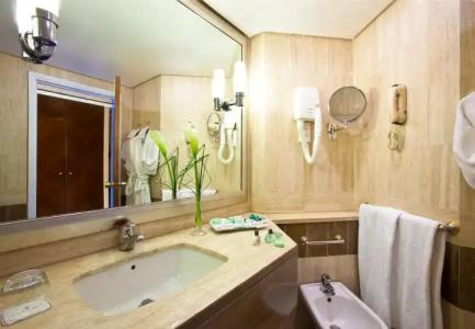 Warwick Paris (Former Warwick Champs-Elysees) - 58