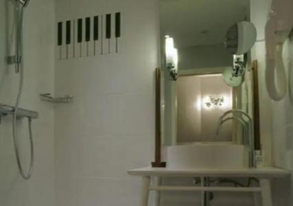 Hôtel du Triangle d'Or - 9