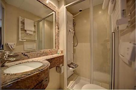 Hôtel Du Midi Paris Montparnasse - 31