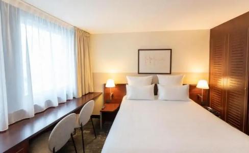 Mercure Paris Gare Montparnasse TGV - 130